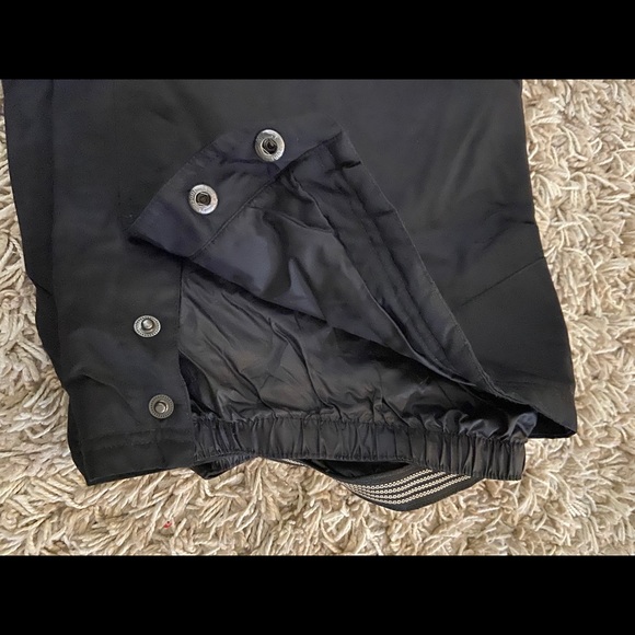 Men’s Obermeyer snowboarding pants - Picture 4 of 6